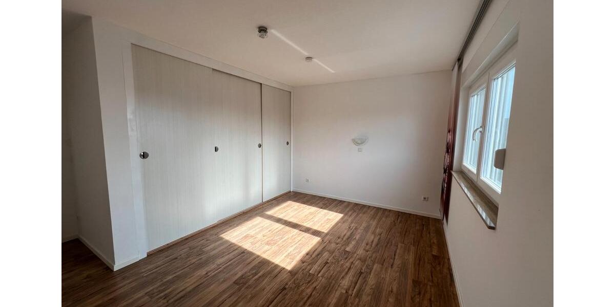 Etagenwohnung Velpke - 4.5 Zimmer, 147 m&sup2;, 1.240&euro; | Angebot:26406029