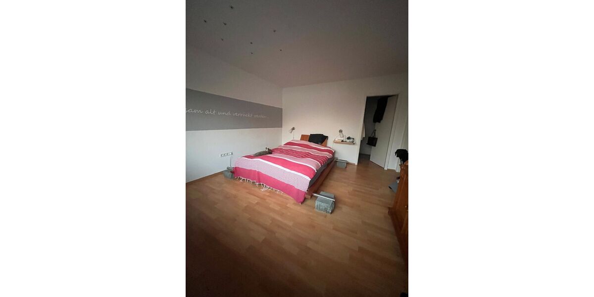 Großzügige 5-Zimmer-Wohnung mit Hausgefühl & Terrasse – perfekt für Paare - Maisonettenwohnung Schwülper | Angebot:26633519