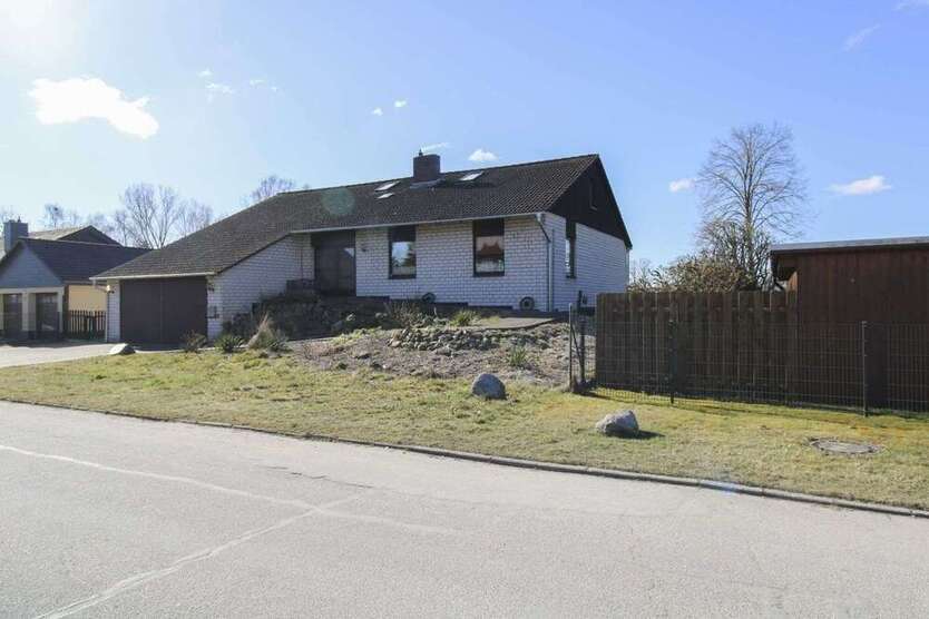 Haus zum Kaufen in Sassenburg 549.000 € 285.88 m²