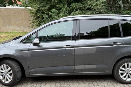 VW Touran 121.000 km 14.300 &euro; Braunschweig 38106