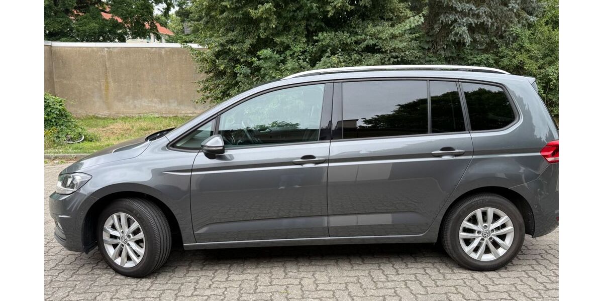 VW Touran 121.000 km 14.300 &euro; Braunschweig 38106