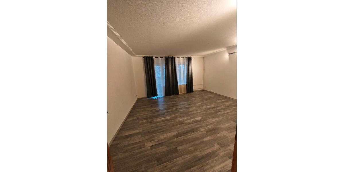 3 Zimmer Erdgeschoß Wohnung 3 zimmer