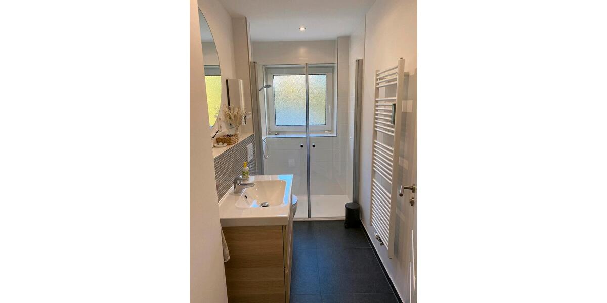 Helle und moderne 2 (3)-Zimmer-Wohnung, 1.OG , kernsaniert 2 zimmer