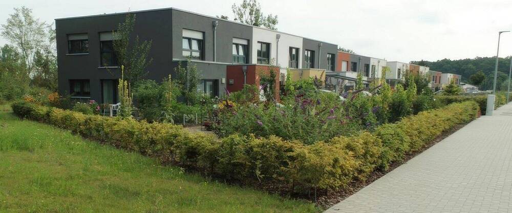 Haus mit einem großen Obstgarten in