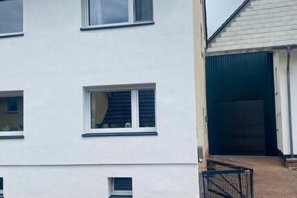 Einfamilienhaus mit Scheune