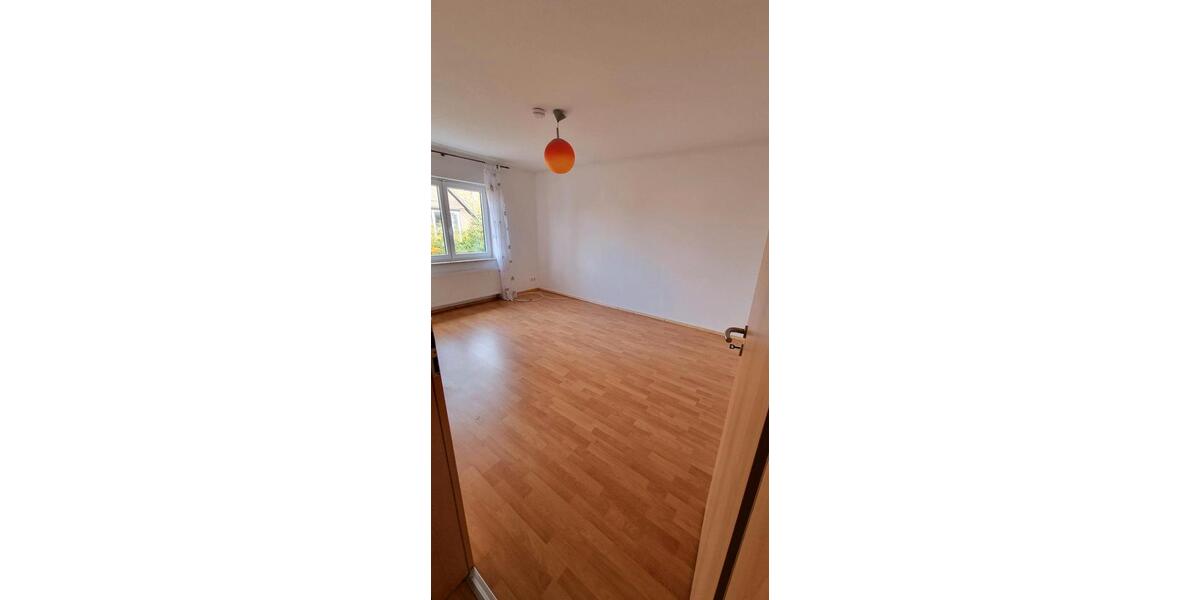 Etagenwohnung Braunschweig Lehndorf-Watenbüttel - 1 Zimmer, 110 m&sup2;, 450&euro; | Angebot:24239332
