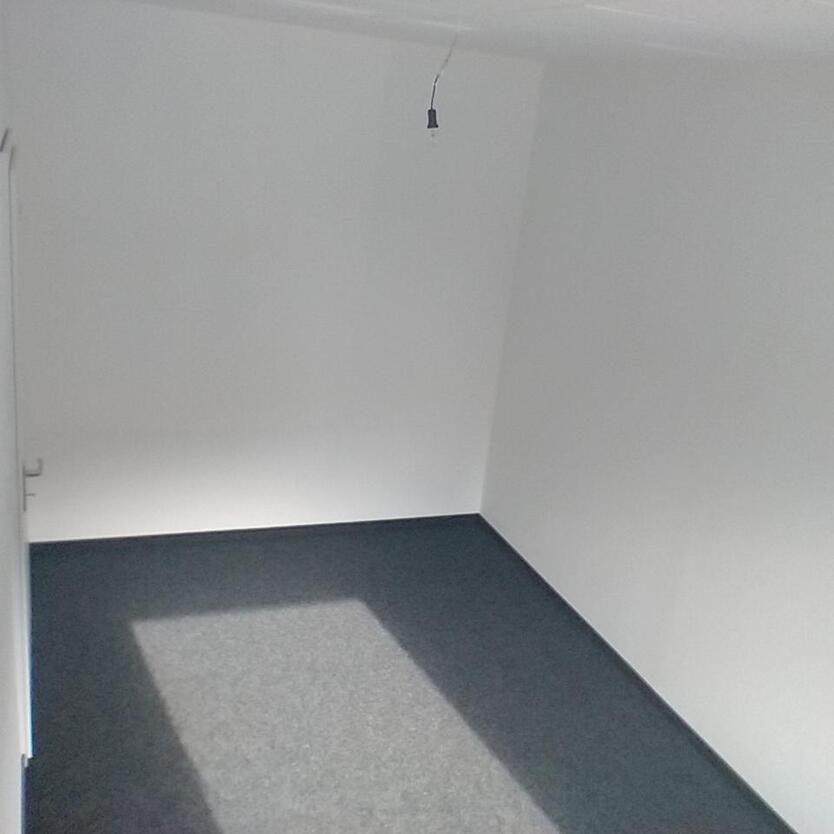helle Gewerbefläche zu vermieten (Büro, Gastro, Praxis, etc.)