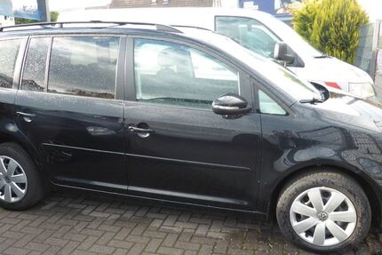 VW Touran 158.500 km 10.990 &euro; Wolfsburg/Vorsfelde 38448