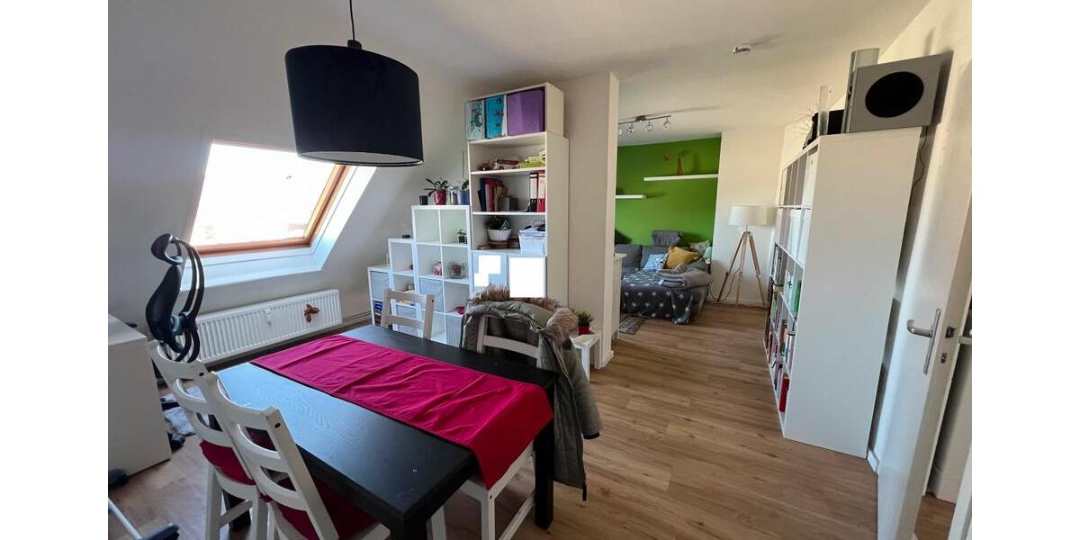 Dachgeschoßwohnung Braunschweig Lehndorf-Watenbüttel - 4 Zimmer, 139 m&sup2;, 1.050&euro; | Angebot:26296847