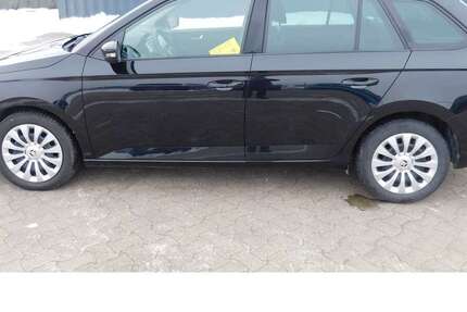 Skoda Fabia 25.700 km 14.990 &euro; Vordorf 38533