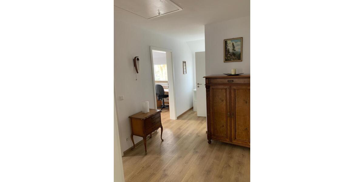 Dachgeschoßwohnung Jembke - 3.5 Zimmer, 120 m&sup2;, 950&euro; | Angebot:24465385