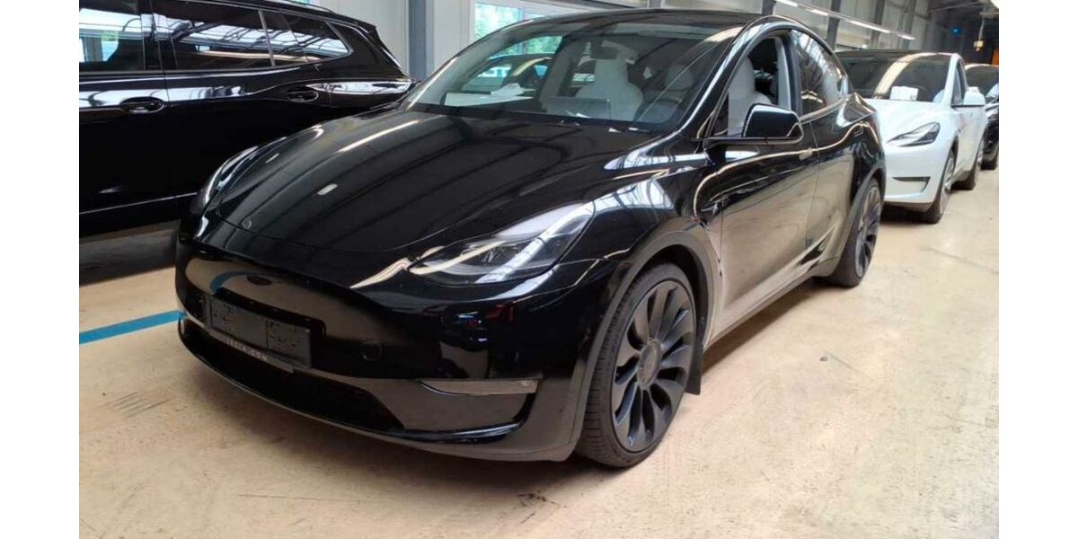 Tesla Model Y 35.000 km 45.890 &euro; Helmstedt 38350