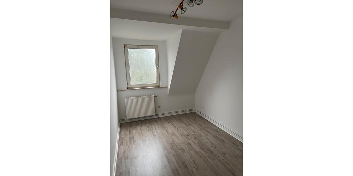 Dachgeschoßwohnung Helmstedt - 3 Zimmer, 60 m&sup2;, 650&euro; | Angebot:26249617