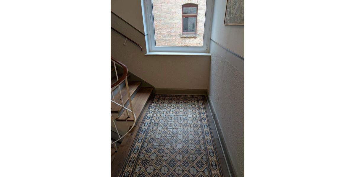 Innenstadtnahe 5-Zimmer Altbau Wohnung im 2. OG mit Balkon, Stuck und Parkett - Provisionsfrei 5 zimmer