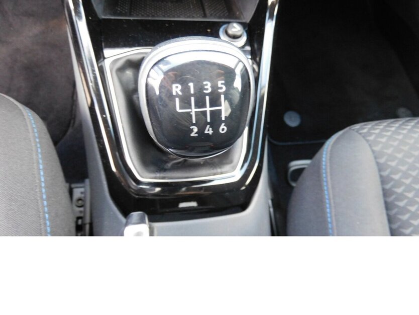 VW T-Cross 1.0 Life United BMT TSI Klima Navi 10.100 km 17.990 € Vordorf 38533