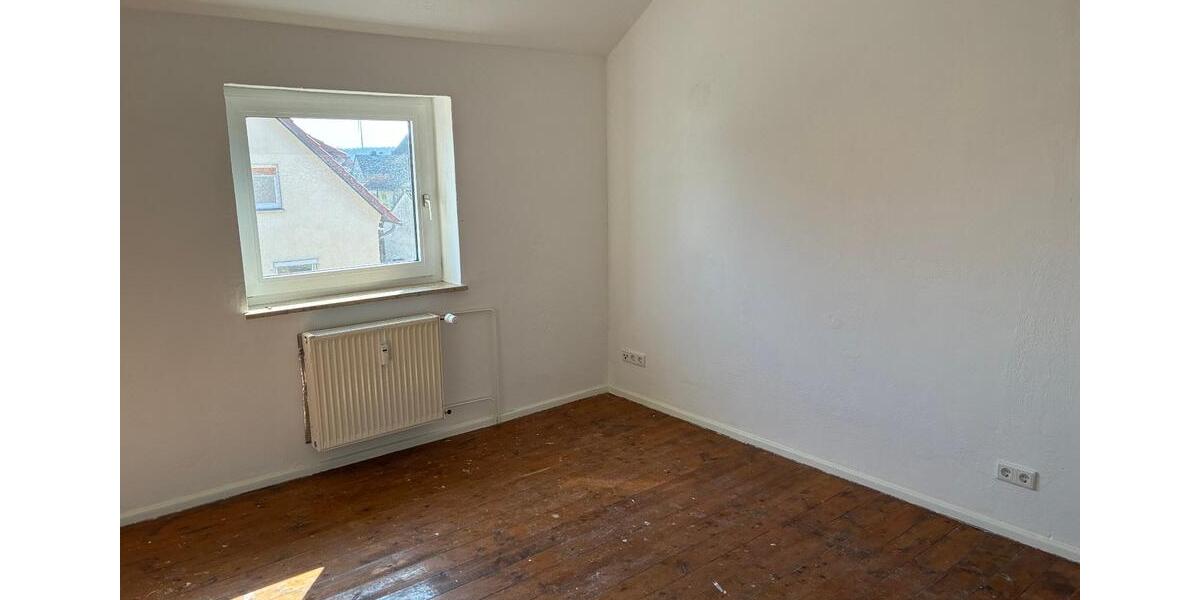 Dachgeschoßwohnung Velpke - 3 Zimmer, 53 m&sup2;, 450&euro; | Angebot:25841939