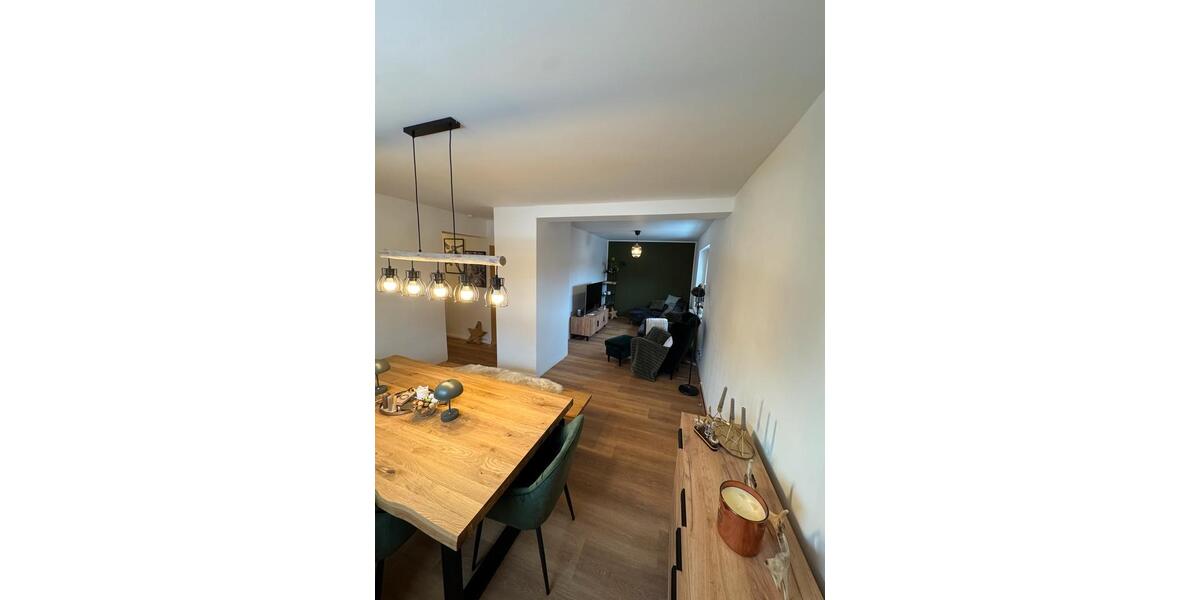 Erdgeschoßwohnung Rühen - 3 Zimmer, 86 m&sup2;, 850&euro; | Angebot:24787846