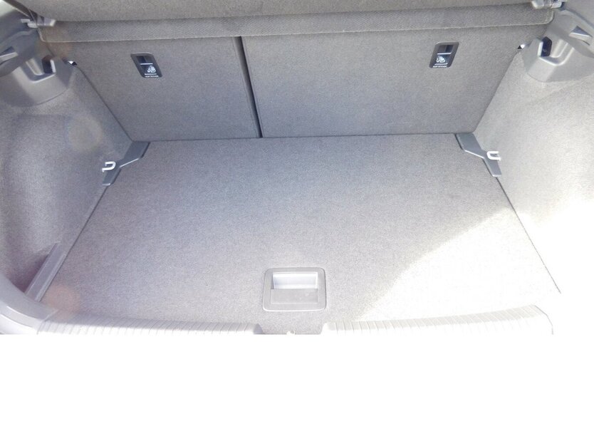 VW Polo 1.0 Life TSI BMT 4Trg Klima Navi LED 21.300 km 14.990 € Vordorf 38533