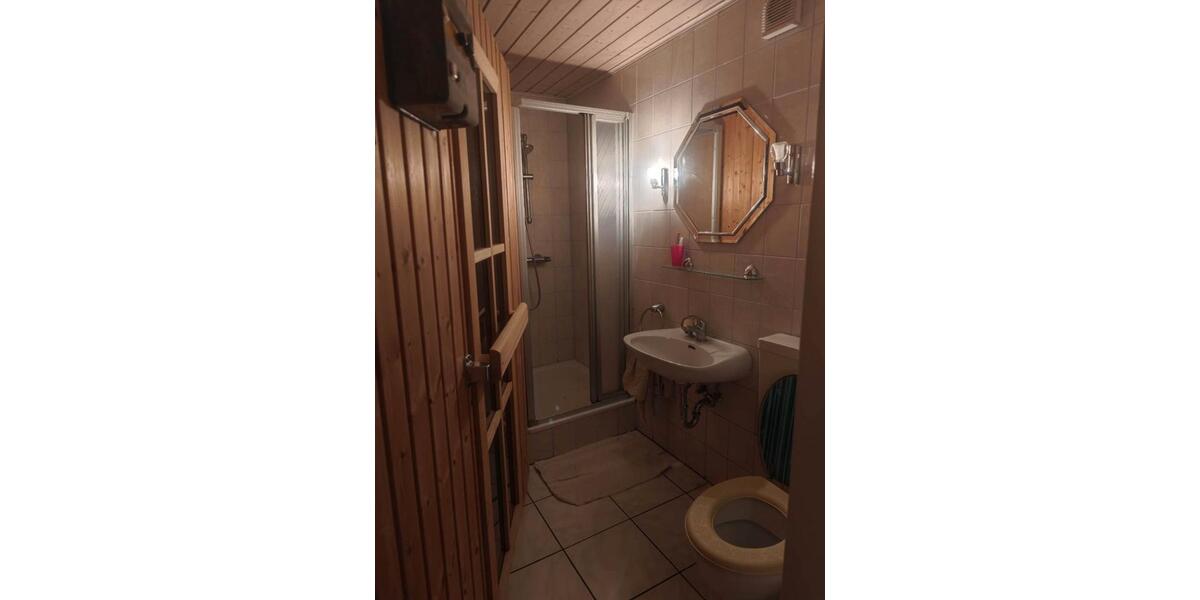 Erdgeschoßwohnung Wolfsburg Ehmen - 7 Zimmer, 200 m&sup2;, 1.250&euro; | Angebot:26154415