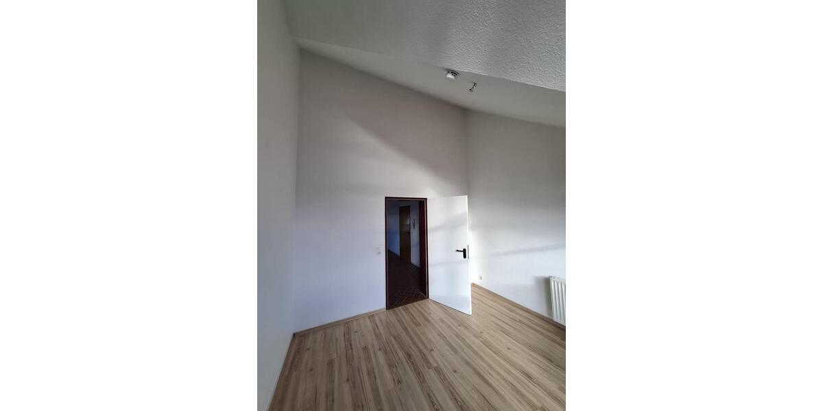 Dachgeschoßwohnung Gifhorn - 4.5 Zimmer, 90 m&sup2;, 810&euro; | Angebot:26638181
