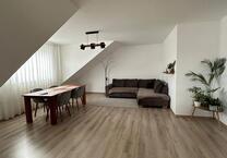 Moderne Dachgeschoßwohnung in Fredenberg – 3 Zimmer, 100qm