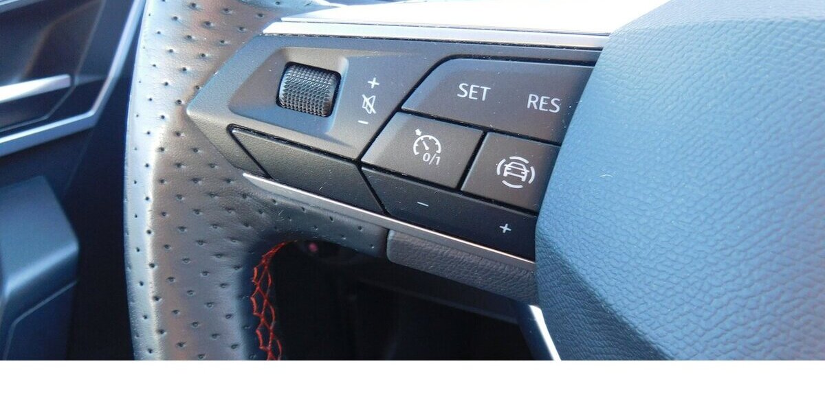 Seat Arona 1.0 FR-Line TSI BMT Navi Klima Alu 27.000 km 16.990 € Vordorf 38533