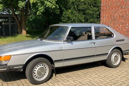 Saab 900