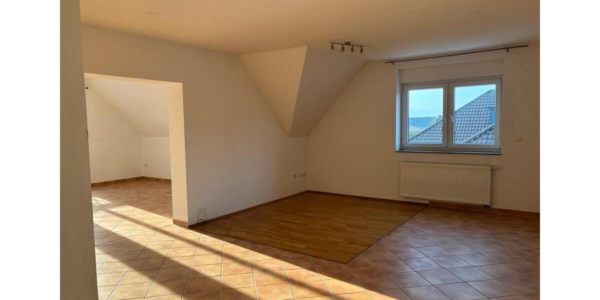 Etagenwohnung Wesendorf - 4 Zimmer, 90 m&sup2;, 880&euro; | Angebot:25980986