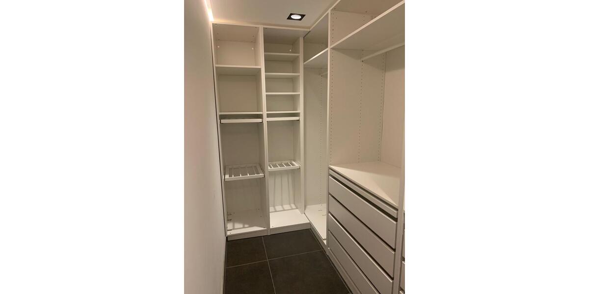 Moderne, lichtdurchflutete 4-Zimmer Wohnung mit Südbalkon 4 zimmer