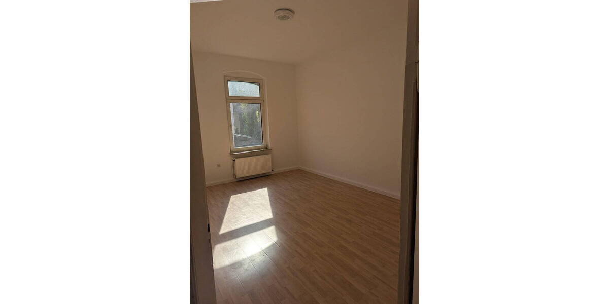 Etagenwohnung Helmstedt Emmerstedt - 4 Zimmer, 100 m&sup2;, 650&euro; | Angebot:26737400