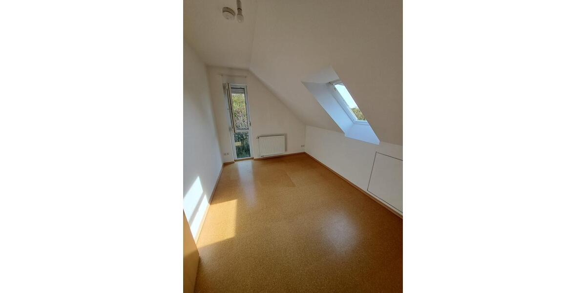 Etagenwohnung Wolfsburg Ehmen - 3 Zimmer, 93 m&sup2;, 990&euro; | Angebot:26580598