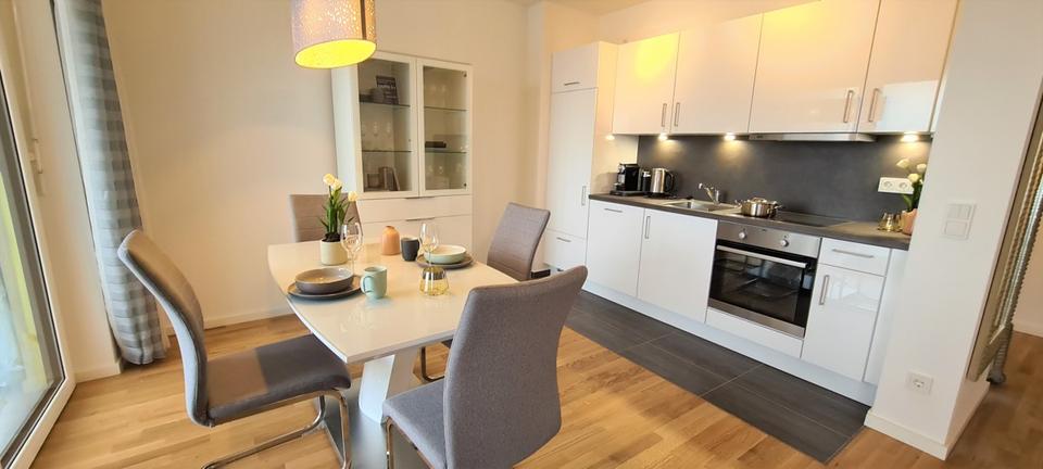 Anfragen nur per Mail: Riesige 1 Zimmer - Balkon - Tiefgarage - BH1 Whg. 8 1 zimmer