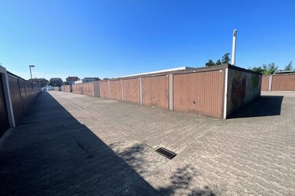 Garagenhof mit 116 Garagen (plus weitere) und einer GewerbeImmobilie in Braunschweig