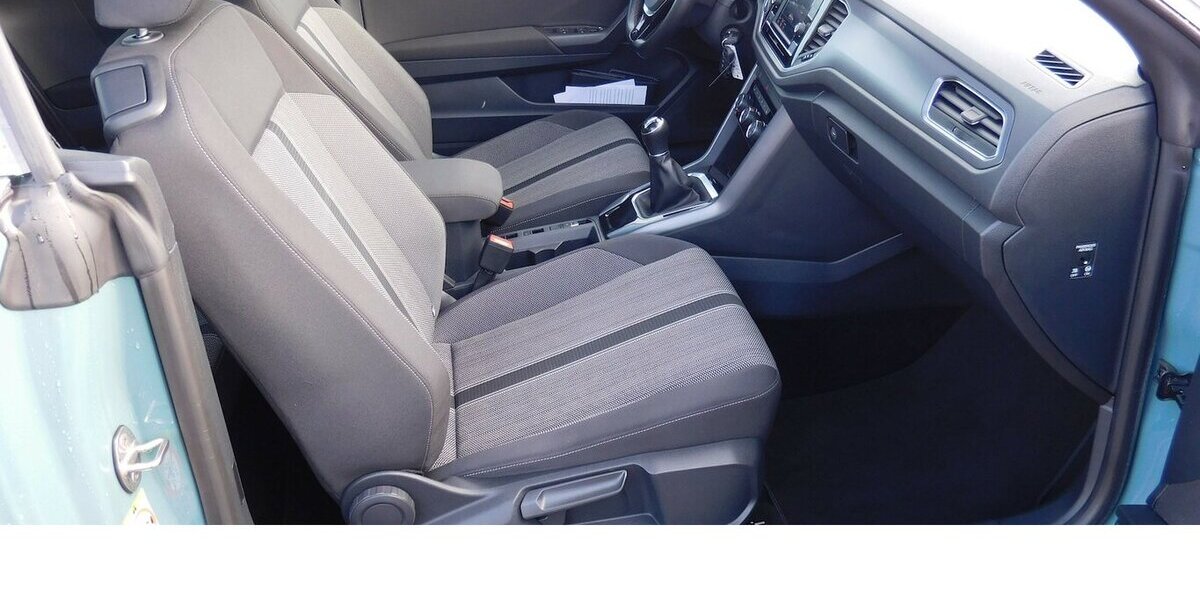 VW T-Roc 1.0 Cabriolet Style TSI BMT Navi Klima 25.700 km 19.990 € Vordorf 38533