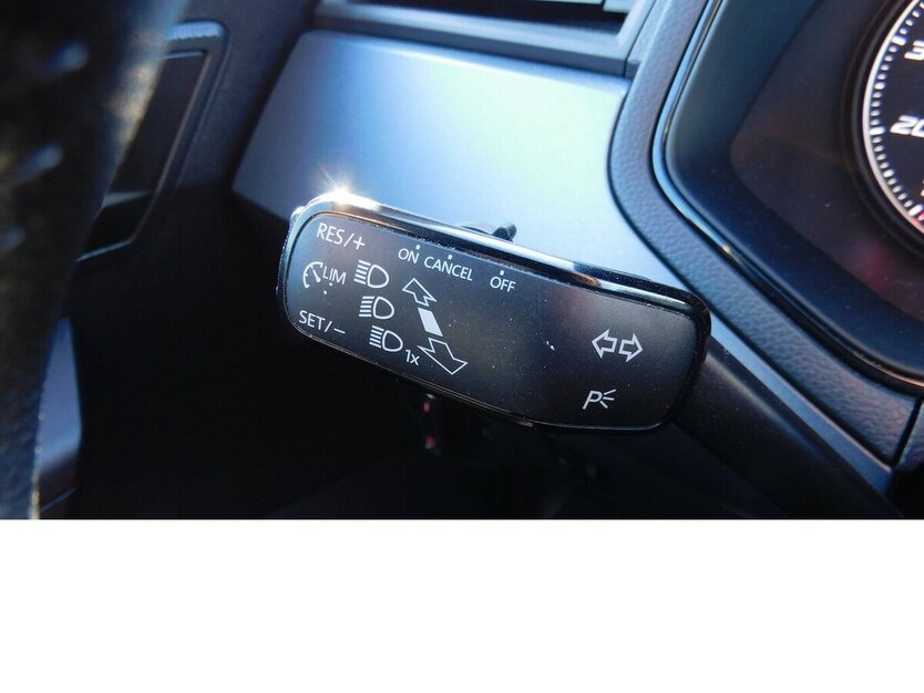 Seat Arona 1.0 Style Beats TSI BMT Klima Navi Alu 31.900 km 15.990 € Vordorf 38533