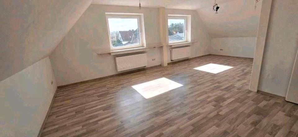 Dachgeschoßwohnung Gifhorn - 3 Zimmer, 74 m&sup2;, 810&euro; | Angebot:26072647