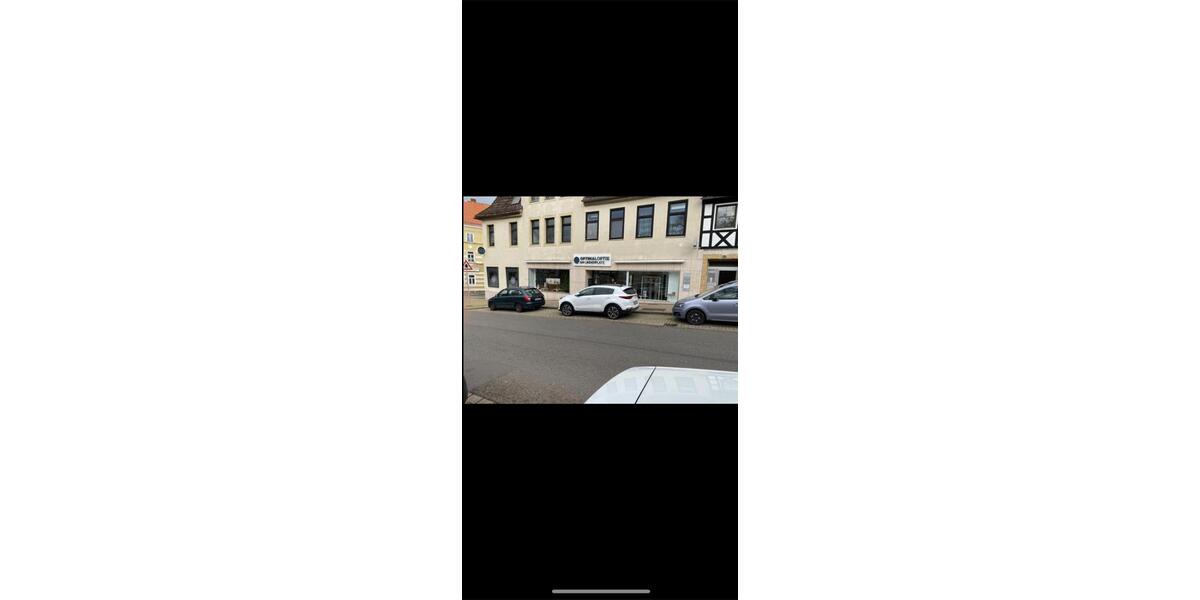 Etagenwohnung Helmstedt - 5 Zimmer, 140 m&sup2;, 1.000&euro; | Angebot:24749800