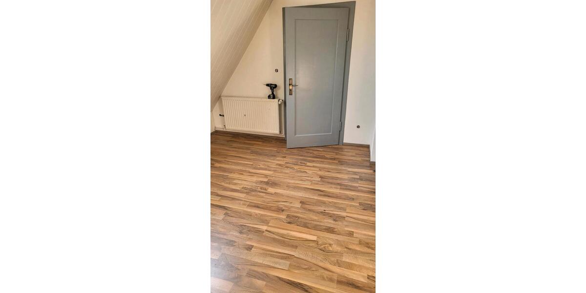 Vermiete Haus mit großem Grundstück 1.700€ Kalt 8 zimmer