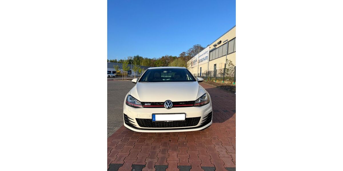 VW Golf 142.000 km 13.990 &euro; Braunschweig 38106