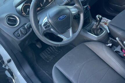 Ford Fiesta 245.000 km 4.000 &euro; Wolfsburg 38447