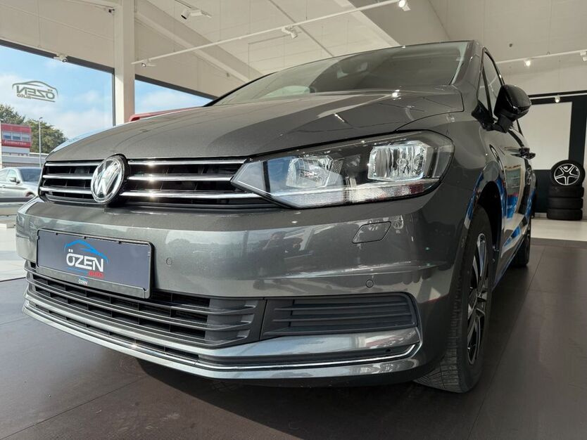 VW Touran 93.900 km 22.980 € Wolfenbüttel 38304