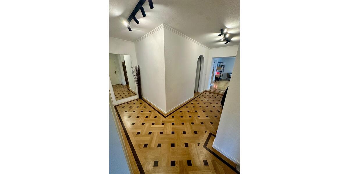 Sofort einziehen – 120 m² Wohnung – Kamin, Terrasse, Garten 2.5 zimmer