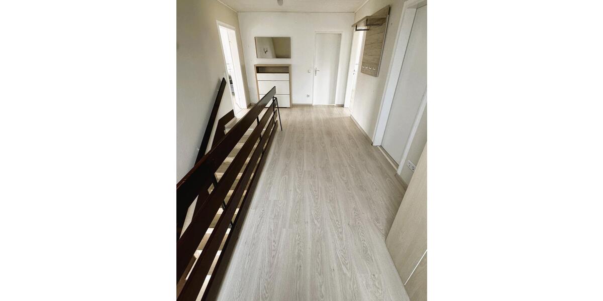 Dachgeschoßwohnung Jembke - 3 Zimmer, 88 m&sup2;, 920&euro; | Angebot:26591214