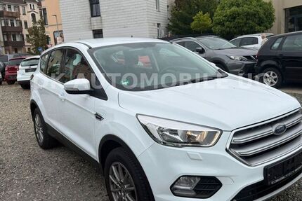 Ford Kuga 114.000 km 9.699 &euro; Braunschweig 38118