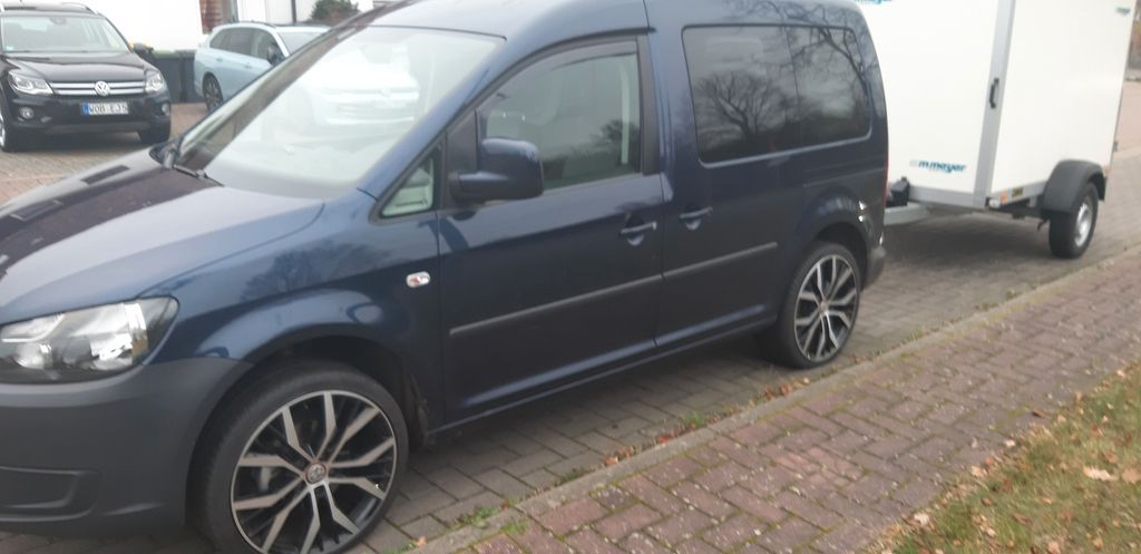 VW Caddy 195.000 km 8.900 € Wolfsburg 38448