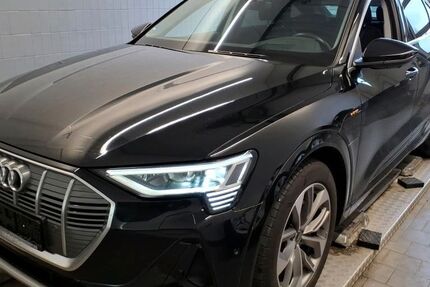 Audi e-tron 44.477 km 38.590 &euro; Helmstedt 38350