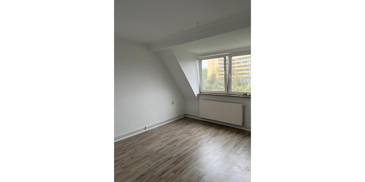 Dachgeschoßwohnung Helmstedt - 3 Zimmer, 60 m&sup2;, 650&euro; | Angebot:26249617