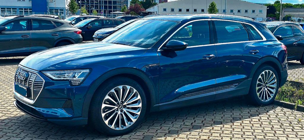 Audi e-tron 54.810 km 32.500 &euro; Meine 38527