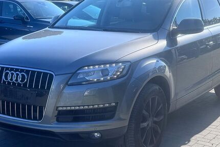 Audi Q7 281.569 km 9.990 &euro; Braunschweig 38122