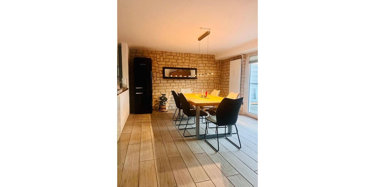 Großzügige 5-Zimmer-Wohnung mit Hausgefühl & Terrasse – perfekt für Paare - Maisonettenwohnung Schwülper | Angebot:26633519